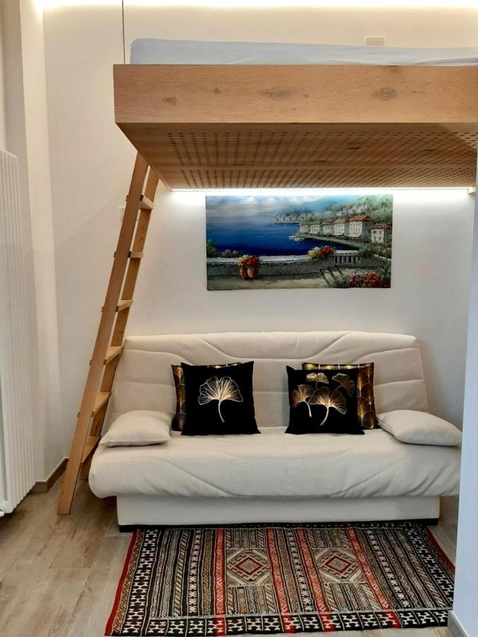 Front Lake Studio With Loft Bed And Pool Bardolino Exterior foto