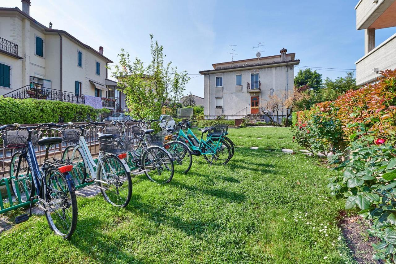 Front Lake Studio With Loft Bed And Pool Bardolino Exterior foto