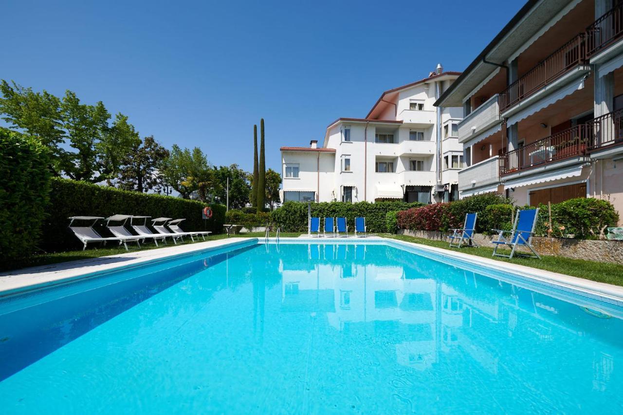 Front Lake Studio With Loft Bed And Pool Bardolino Exterior foto