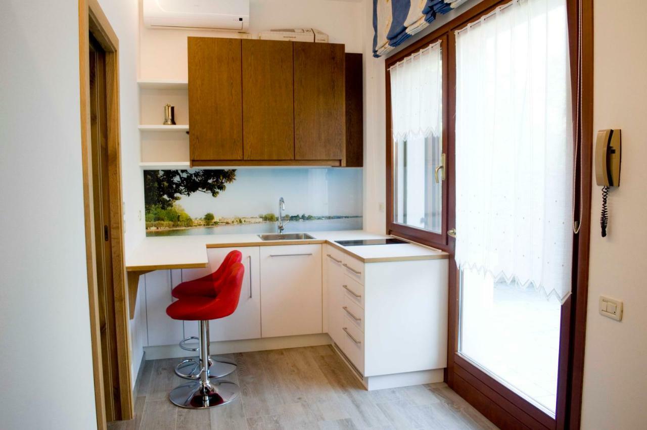 Front Lake Studio With Loft Bed And Pool Bardolino Exterior foto